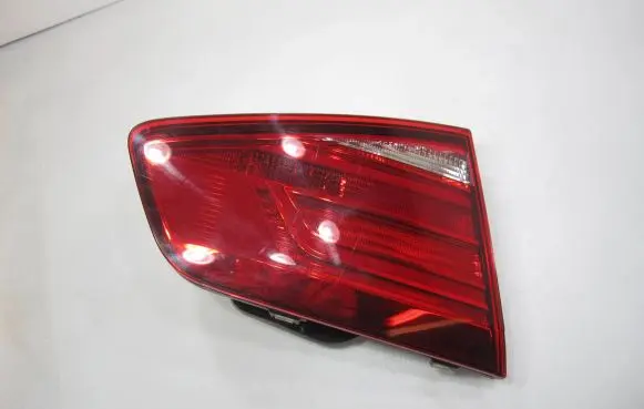 Volkswagen PASSAT B8 Tailgate rear/tail lights A046341