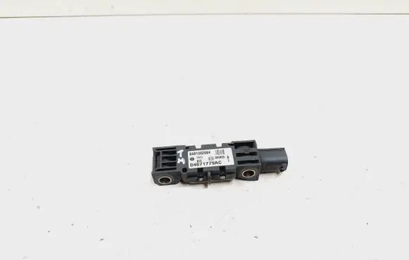 Chrysler 300 - 300C Airbag deployment crash/impact sensor 04671779AC 0481302084 090805