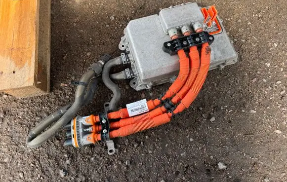 Volkswagen ID.4 Voltage converter inverter 32335132
