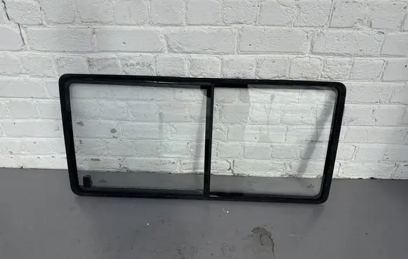 Volkswagen Multivan T4 Side middle window/glass 