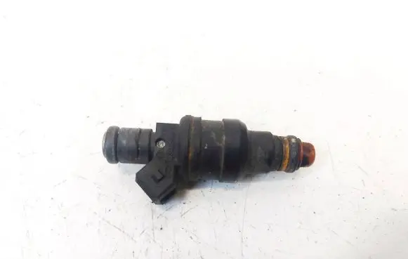 Audi A4 S4 B5 8D Fuel injector 058133551A 0280150444