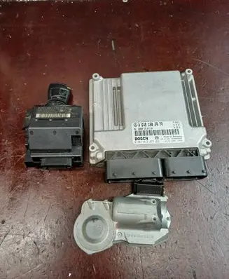 Mercedes-Benz E W211 Engine ECU kit and lock set A6481502979 0281012363 2115451408