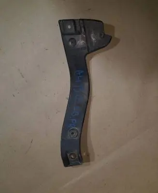 Front bumper mounting bracket