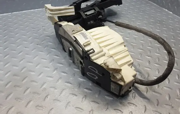 Mercedes-Benz S W221 Front door lock A2217202635 A2217601234 2217202635