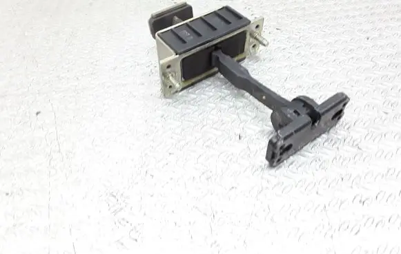 Mercedes-Benz S W220 Front door check strap stopper
