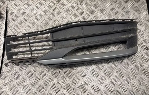 BMW 5 G30 G31 G38 Front bumper lower grill 15067010