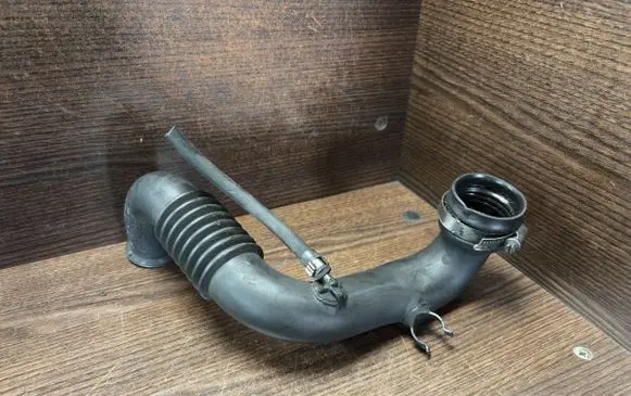 Intercooler hose/pipe