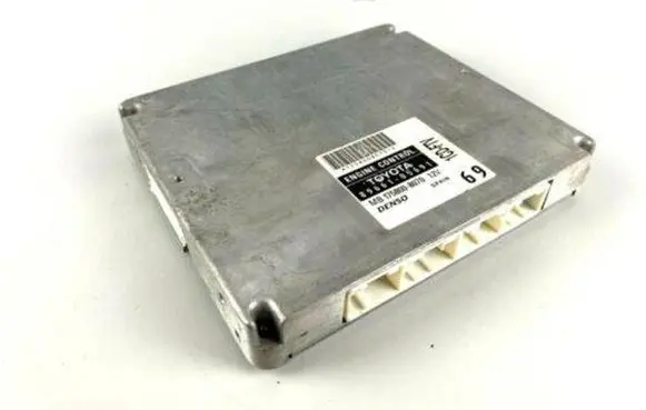Toyota Avensis T250 Engine control unit/module 8966105691 1758008070