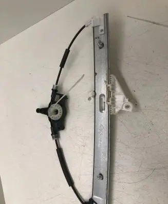 Mazda CX-5 II Rear window lifting mechanism without motor