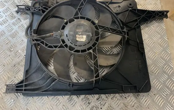 Nissan Qashqai+2 Electric radiator cooling fan