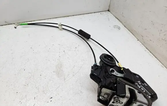 Suzuki Grand Vitara II Rear door lock 60901084