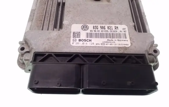 Volkswagen Touran I Engine control unit/module 03G906021RN 03G906021AB 0281014128