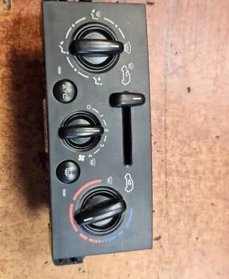Peugeot 207 Climate control unit N102079B 69910002