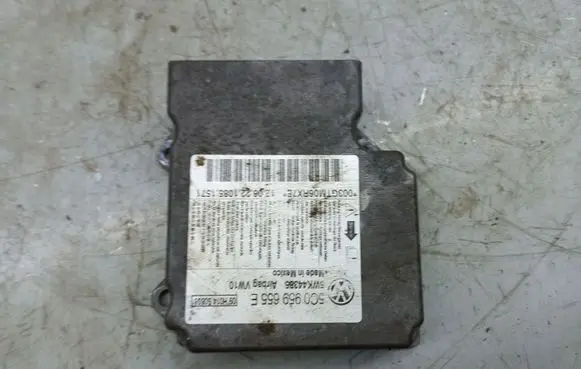 Volkswagen Jetta VI Airbag control unit/module 5C0959655E