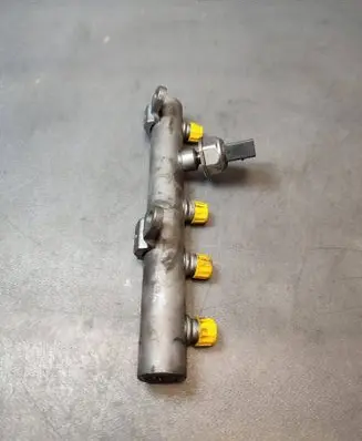 Fuel main line pipe