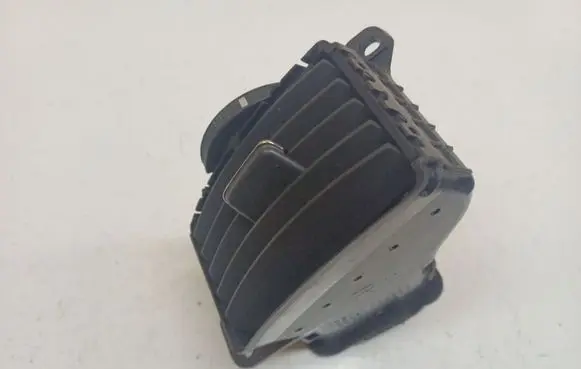 Toyota Corolla Verso AR10 Dash center air vent grill 5566064010