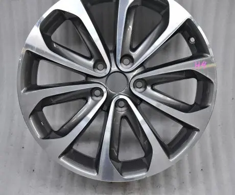 Nissan Qashqai R18 alloy rim 