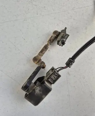 Audi Q7 4L Air suspension front height level sensor 7L0616214B 15160100582