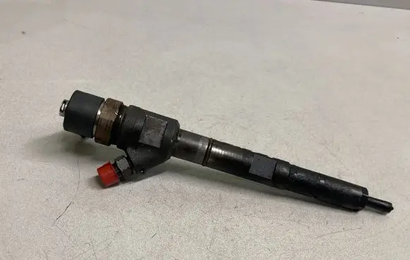 KIA Sorento Fuel injector 0445110275 338004A500