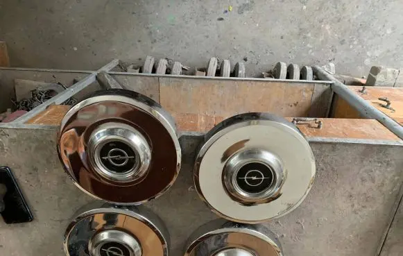 Opel Commodore A Original wheel cap