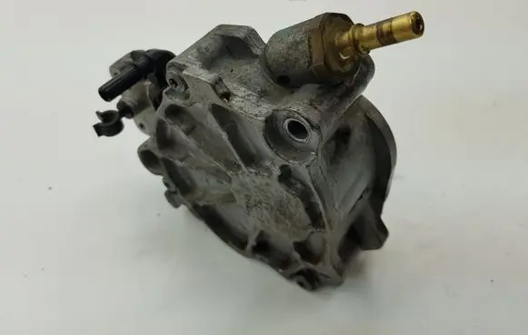 Citroen C-Crosser Vacuum pump