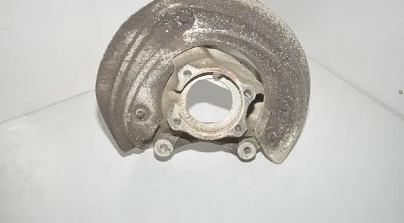 Front wheel hub