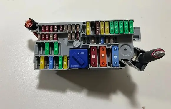 BMW X5 G05 Fuse module 6807487 4525944