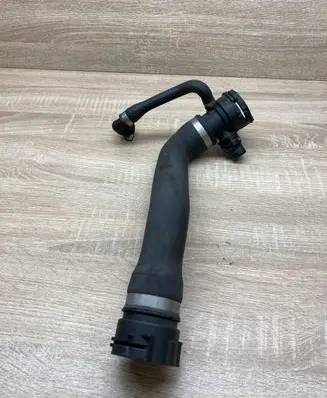 BMW 1 E81 E87 Engine coolant pipe/hose 7796869 7525641