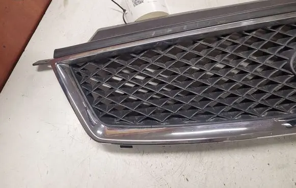 Ford Focus C-MAX Front bumper upper radiator grill 3M51R8138AC 3M51R8B271AD
