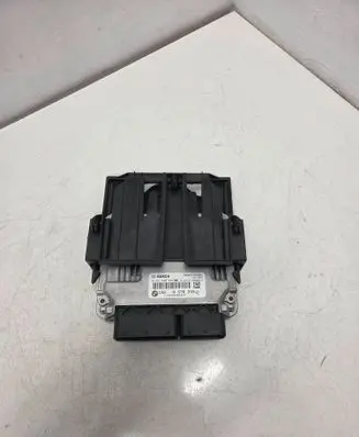 BMW 3 F30 F35 F31 Engine control unit/module 1039S66135 170009625 0281030326