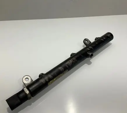 Mercedes-Benz E W211 Fuel main line pipe A6420700695 6420700695 2005922