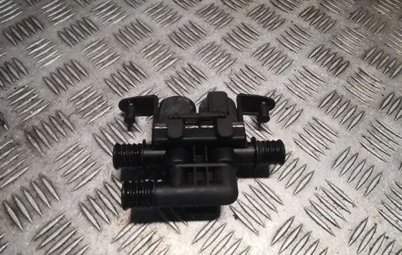BMW X5 E53 Coolant heater control valve 8374995 64128374995