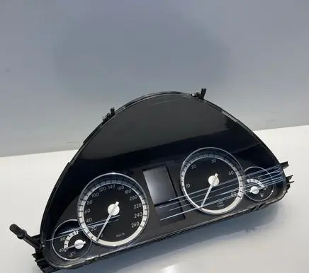 Mercedes-Benz C W203 Speedometer (instrument cluster) A2035403748 110080266 2035403748