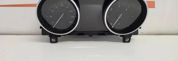 Jaguar XE Speedometer (instrument cluster) GX6310849 LR0036002