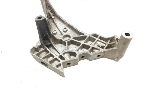 Skoda Octavia Mk2 (1Z) Engine mounting bracket 03G199207F V200KT662