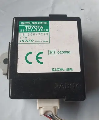 Toyota Avensis Verso Door control unit/module 8974144060
