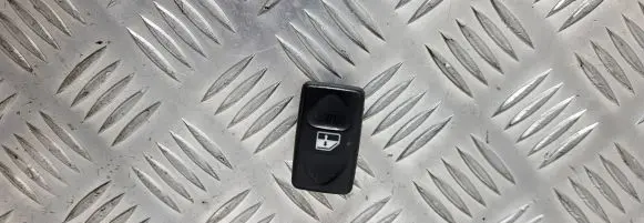 Land Rover Discovery Quarter vent window switch 