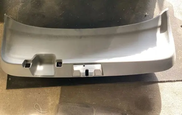 Renault Clio V Tailgate trim 909008594R 304322 EK2582