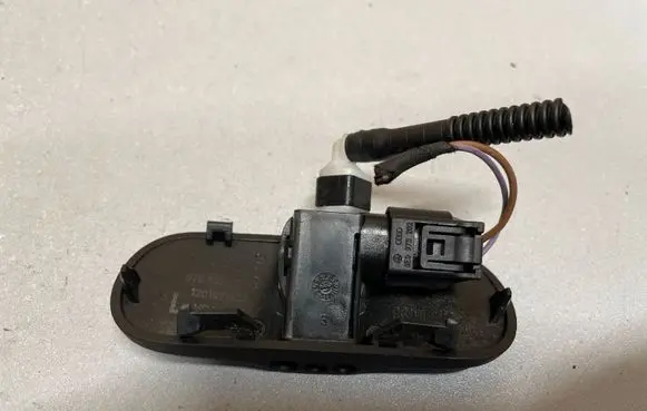 Audi A4 S4 B8 8K Windshield washer spray nozzle 8T0955987