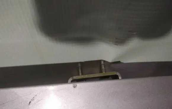 Tailgate/trunk/boot hinge