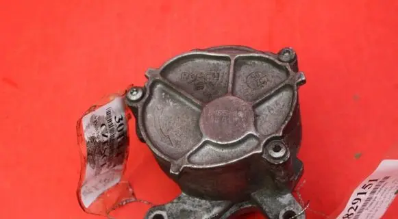 Ford Focus C-MAX Vacuum pump D165-1C1