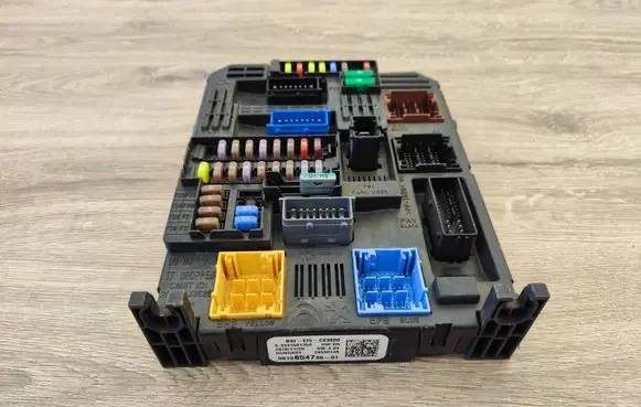 Peugeot 3008 II BSM Control unit 9819854780