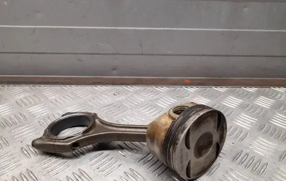 Audi A8 S8 D4 4H Piston with connecting rod 079107066EM