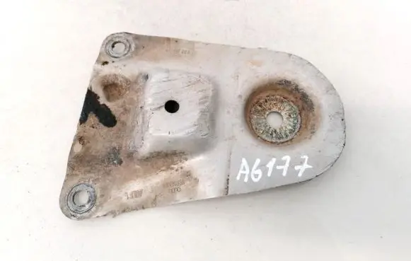 Audi A4 S4 B5 8D Engine mounting bracket 8D0399542B