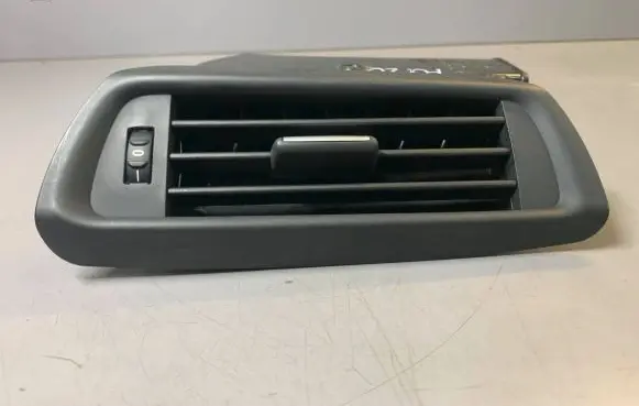 BMW 7 F01 F02 F03 F04 Dash center air vent grill 9113793
