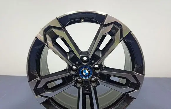 Hyundai ix20 R18 alloy rim 6898051