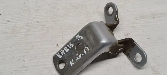 Toyota Yaris Rear door lower hinge