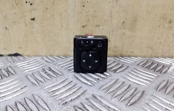 Mitsubishi Outlander Wing mirror switch 183569