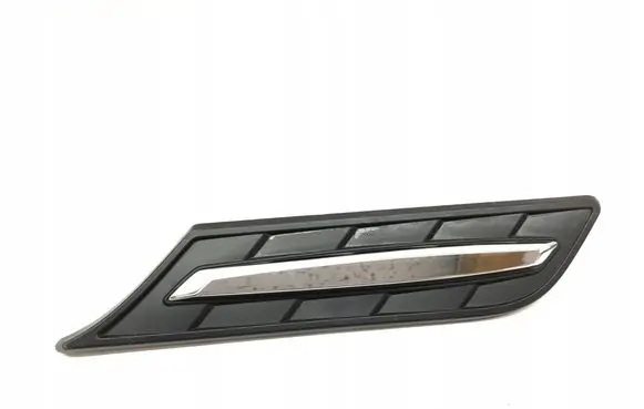 Suzuki Vitara (LY) Front fog light trim/grill 7262154P0