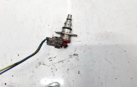 Toyota Avensis T220 Fuel pressure sensor 